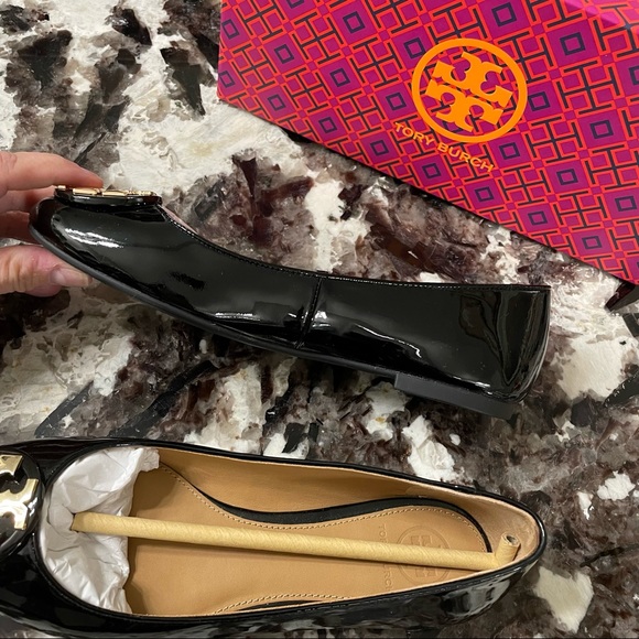 Tory Burch Black Claire Patent Leather Gold Tone Ballet Flats Size 5.5 - Picture 7 of 10